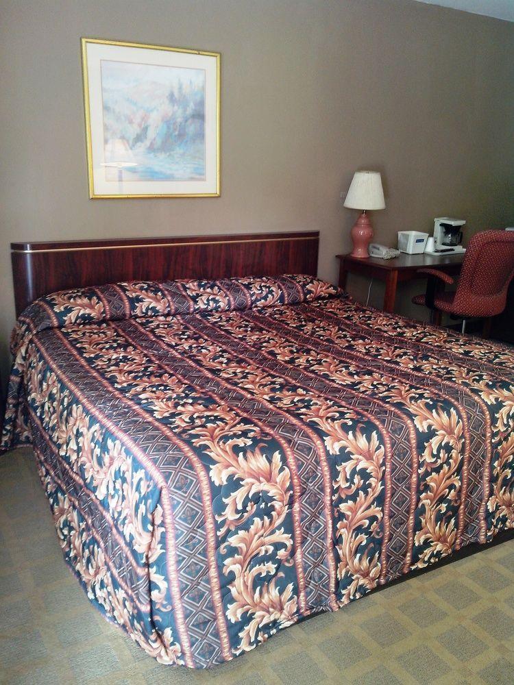 Maple Leaf Motel New Milford Екстер'єр фото
